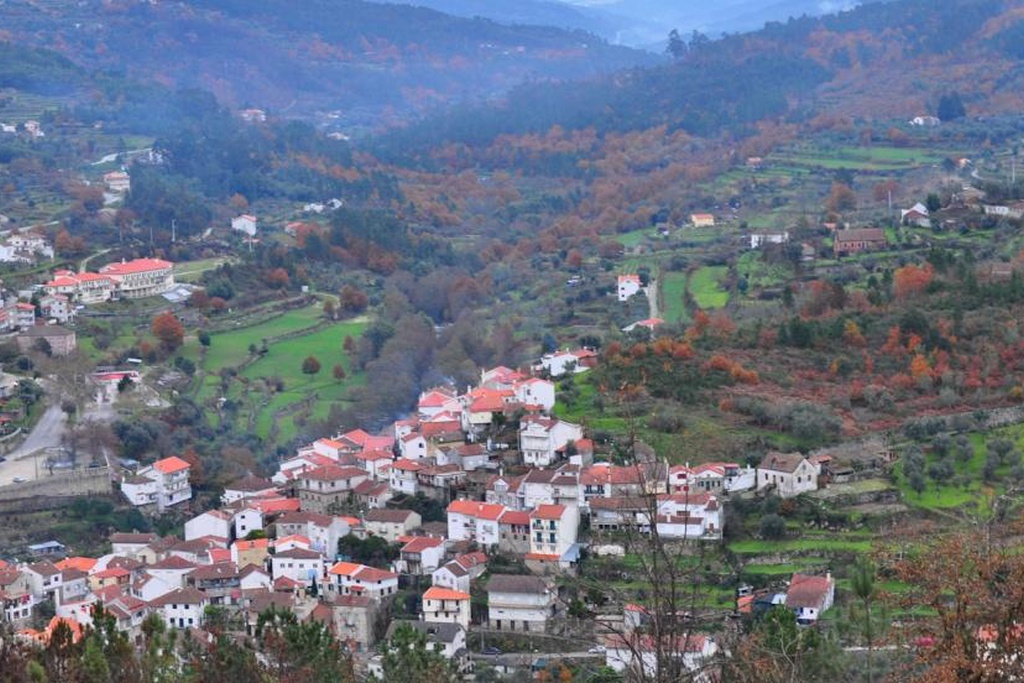 Schist Walking Trail of Aldeia das Dez 2 - Imperial route