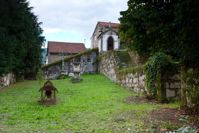 Religious tour in Aldeia das Dez